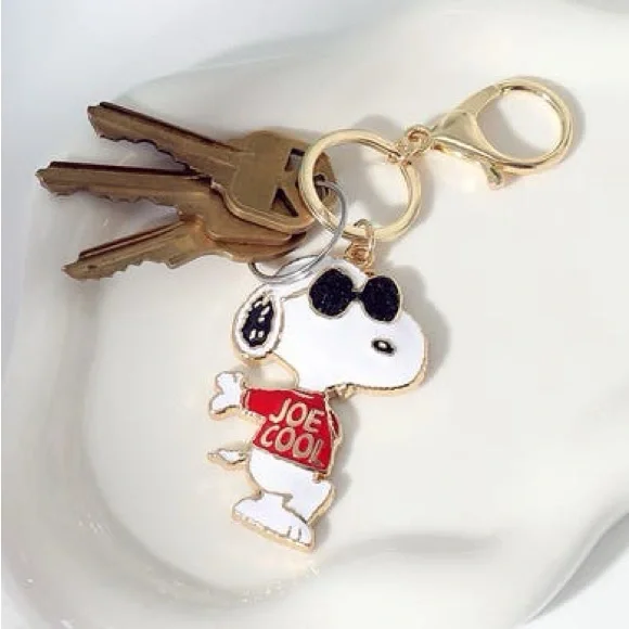 Peanuts Snoopy joe cool Keychain with Red and Black Highlights - Picture 3 of 6